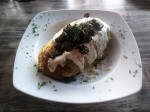Papa al horno relleno con queso, carne y crema - Baked potato stuffed with meat, cheese and cream. Papa al horno relleno con queso, carne y crema - Baked potato stuffed with meat, cheese and cream.