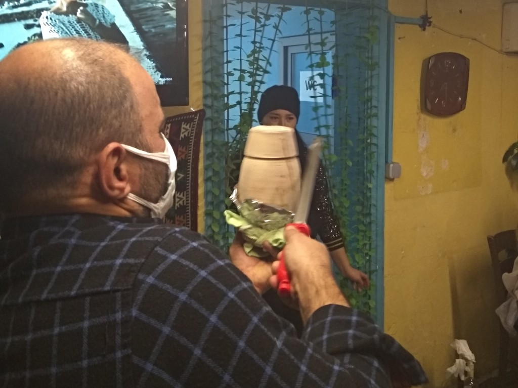 How to serve Testi Kebab? How to serve Testi Kebab?