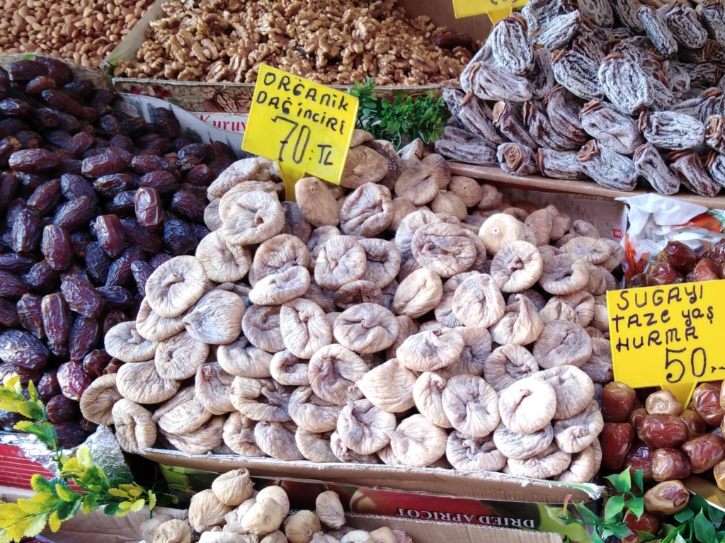 Organic, sun-dried figs from Turkey Organic, sun-dried figs from Turkey