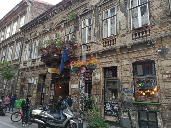 Szimpla Sunday Farmers' Market Szimpla Sunday Farmers' Market