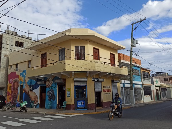 What is a 'colmado' in the Dominican Republic? What is a 'colmado' in the Dominican Republic?