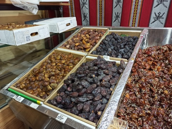 How to choose the best dates in Oman How to choose the best dates in Oman