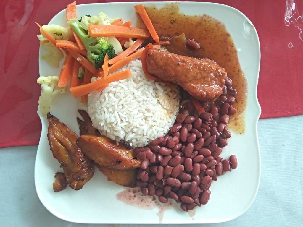 Casado con costilla caribena - casado with ribs in a Caribbean sauce - Costa Rica Casado con costilla caribena - casado with ribs in a Caribbean sauce - Costa Rica