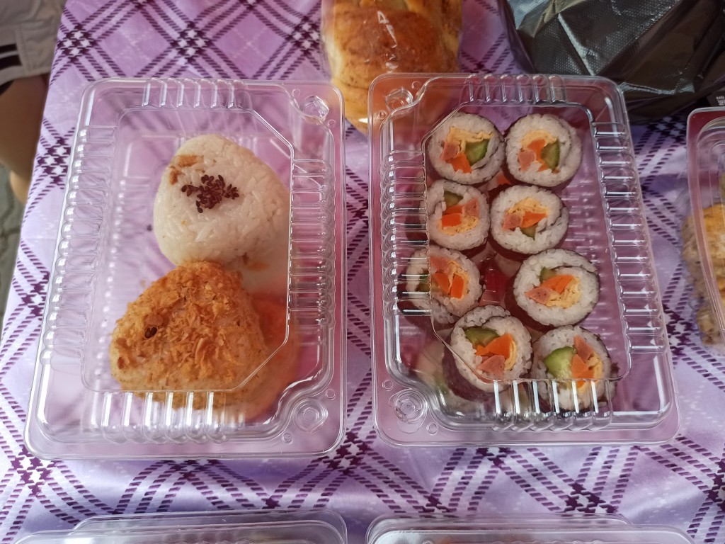 Sushi sets Sushi sets