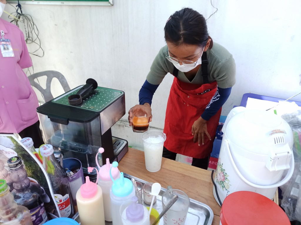 How to make traditional Thai milk tea? How to make traditional Thai milk tea?