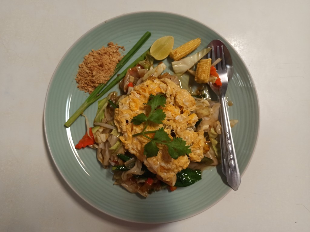What to eat before a jungle trek in Thailand? 7 top breakfast sets before trekking in Thailand - Pad-Thai with vegetables What to eat before a jungle trek in Thailand? 7 top breakfast sets before trekking in Thailand - Pad-Thai with vegetables