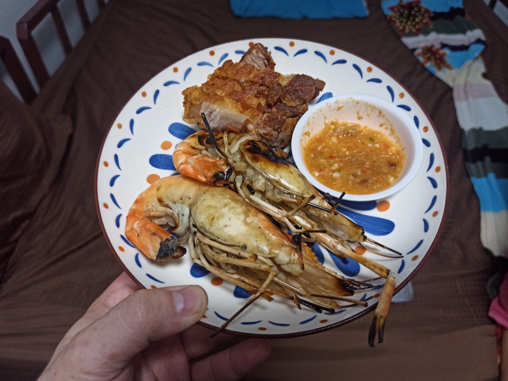 Grilled tiger prawns and crispy pork Grilled tiger prawns and crispy pork