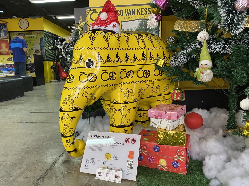 28. Chang Yai nai Talad 28. Chang Yai nai Talad