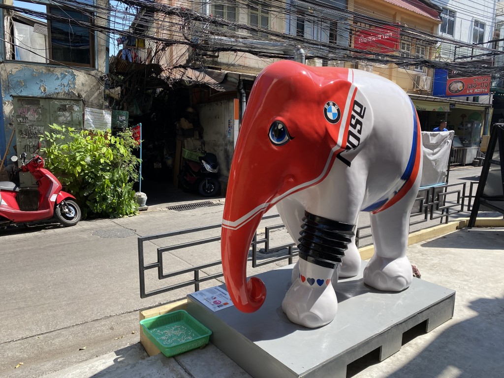 2. BMW concept Lac Rose 2. BMW concept Lac Rose